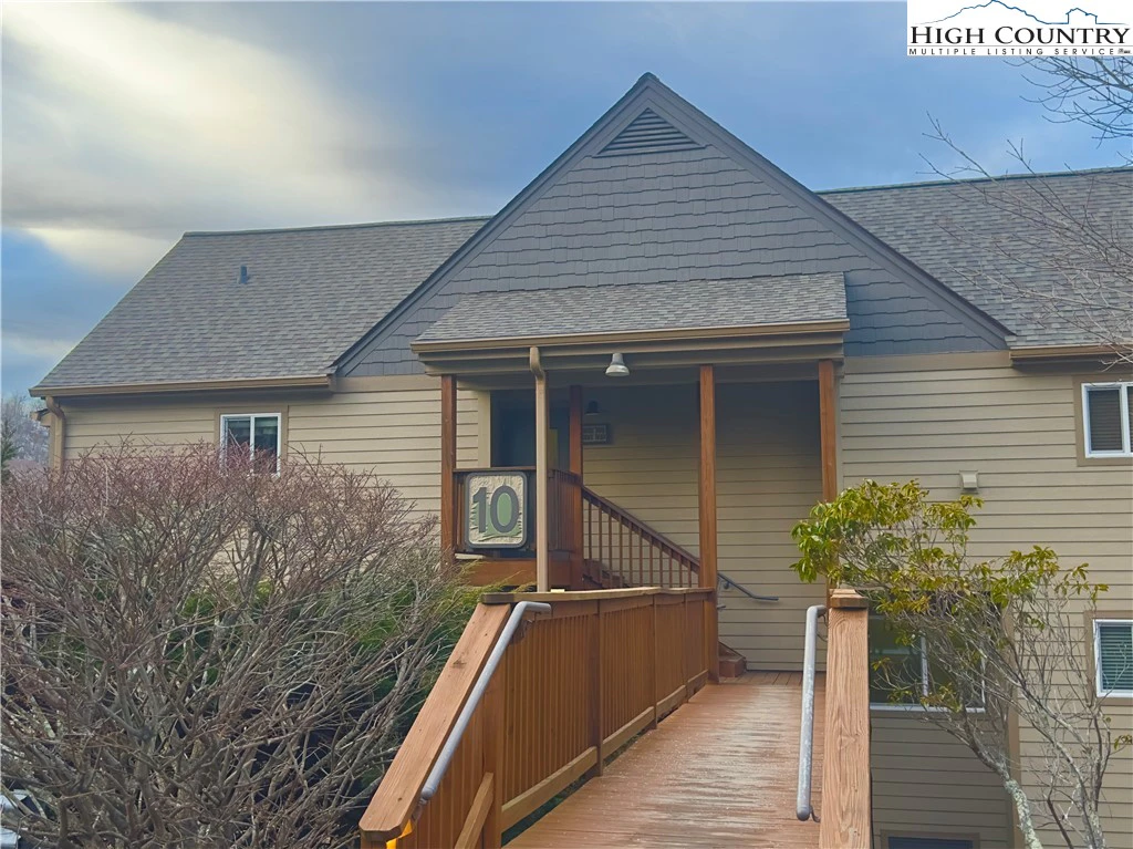 Image number 4 for the current listing