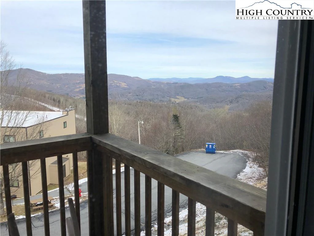 Image number 4 for the current listing