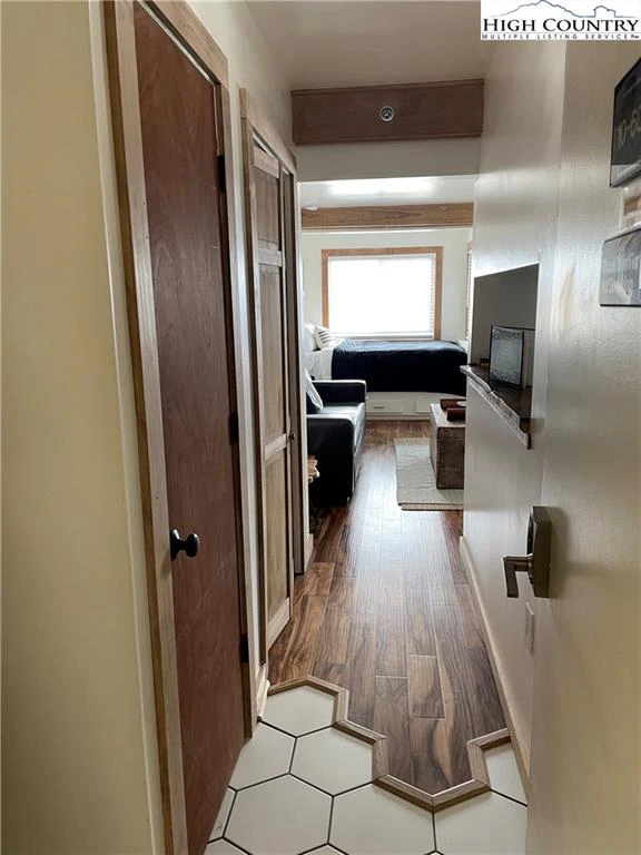 Image number 18 for the current listing
