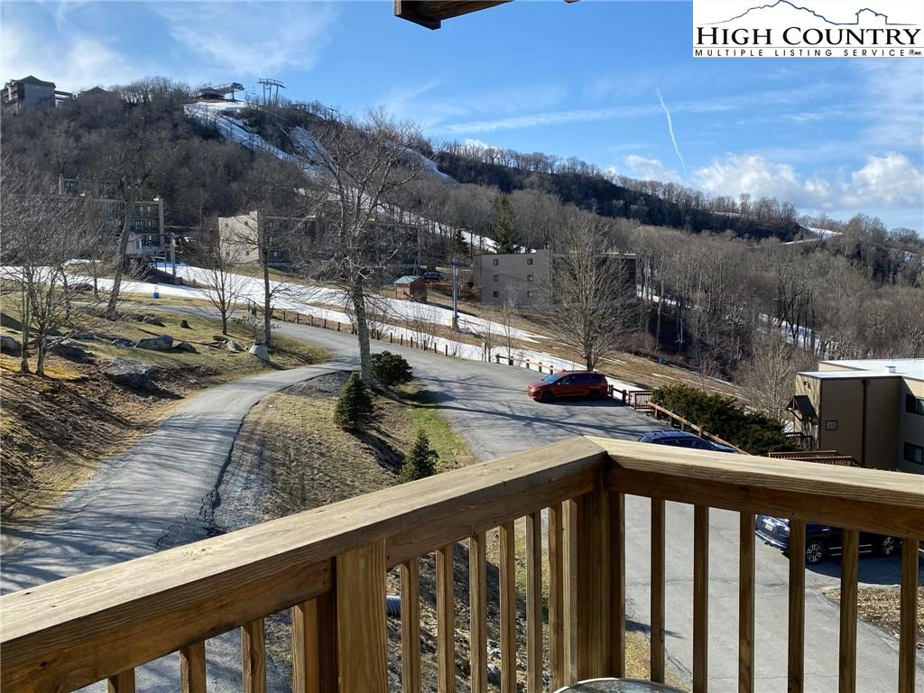 Image number 1 for the current listing