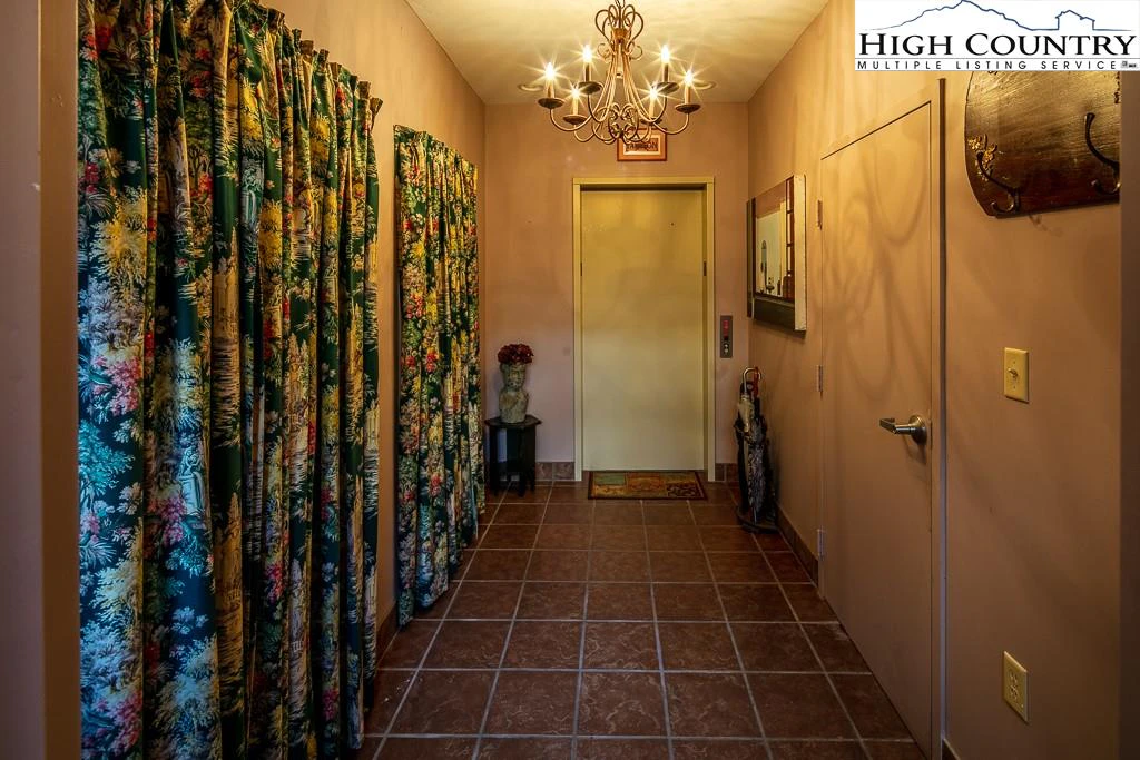 Image number 16 for the current listing