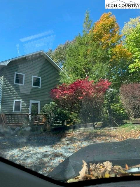 Image number 1 for the current listing