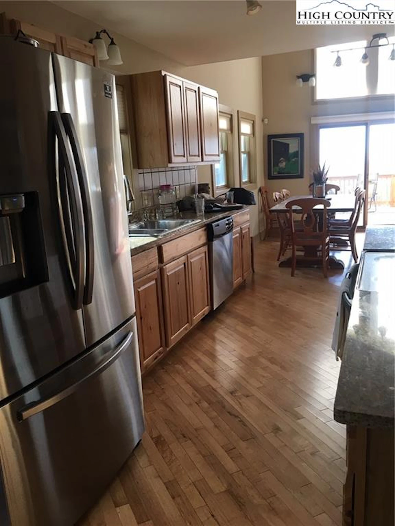 Image number 2 for the current listing