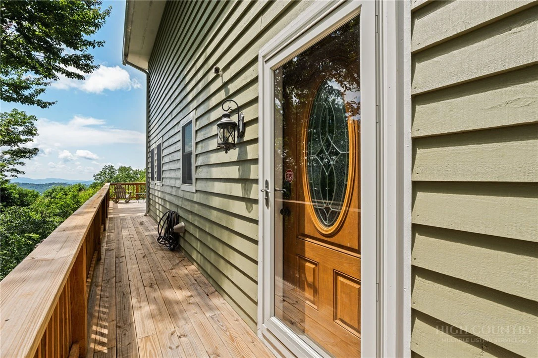 Image number 10 for the current listing