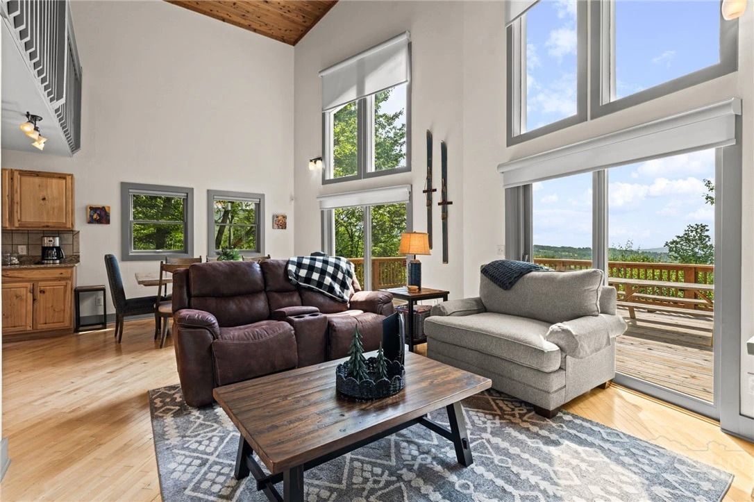 Image number 12 for the current listing