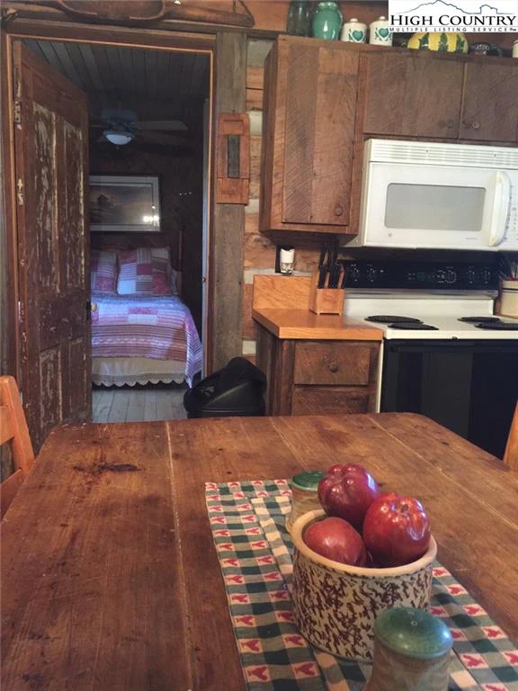 Image number 12 for the current listing