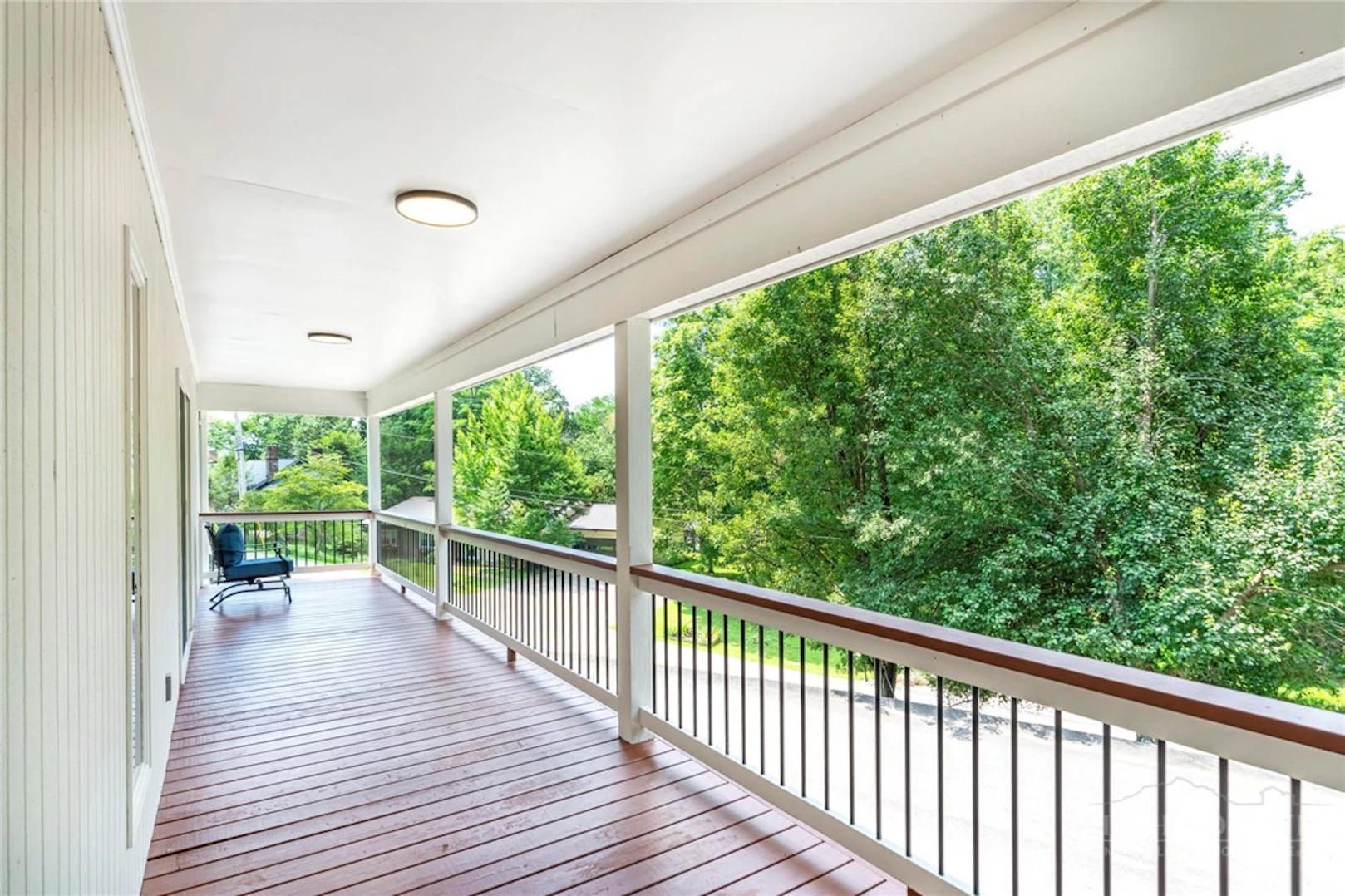 Image number 14 for the current listing