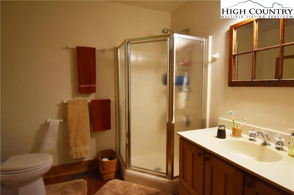 Image number 4 for the current listing
