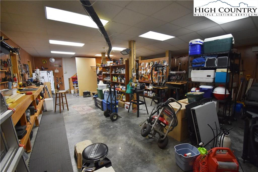 Image number 15 for the current listing