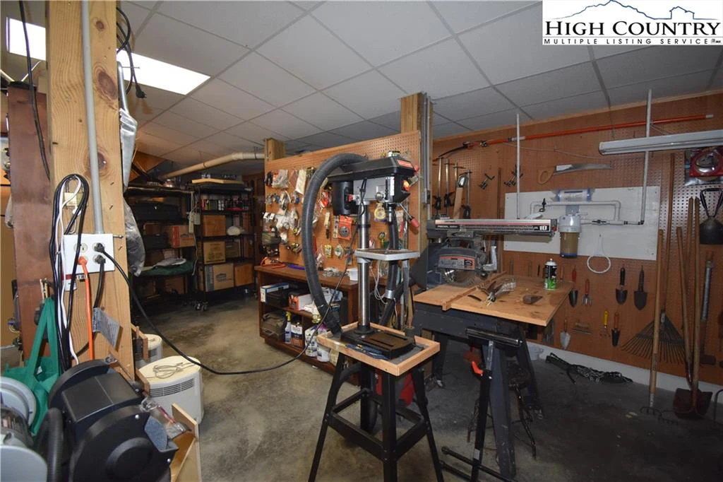 Image number 16 for the current listing