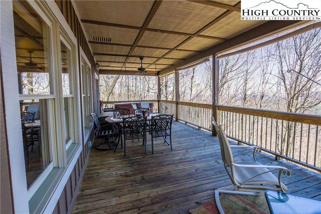 Image number 9 for the current listing