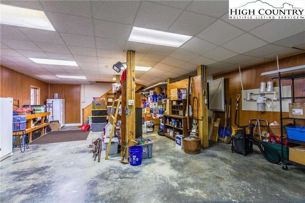 Image number 12 for the current listing