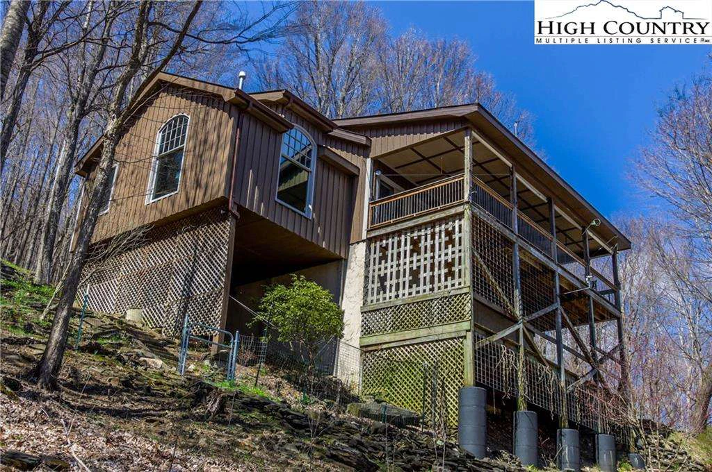 Image number 15 for the current listing