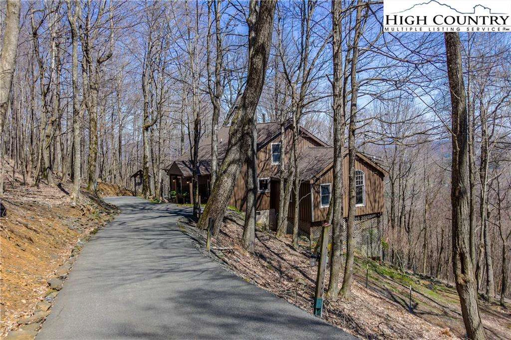 Image number 17 for the current listing