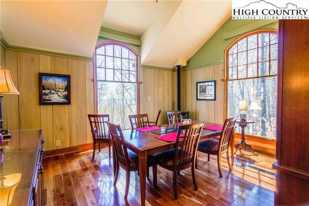 Image number 20 for the current listing