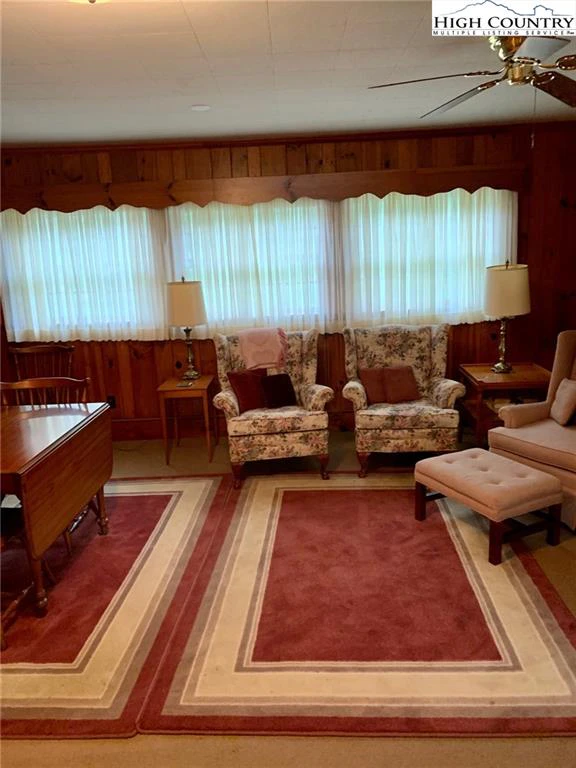 Image number 18 for the current listing