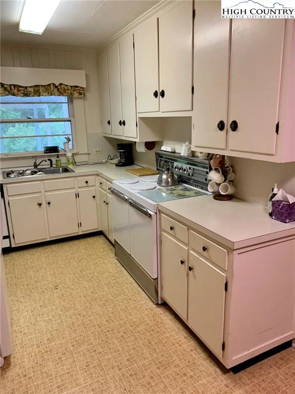 Image number 2 for the current listing