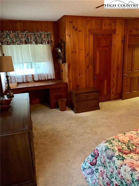 Image number 15 for the current listing