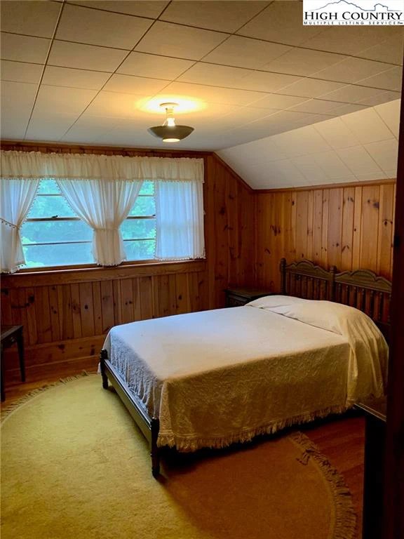 Image number 11 for the current listing