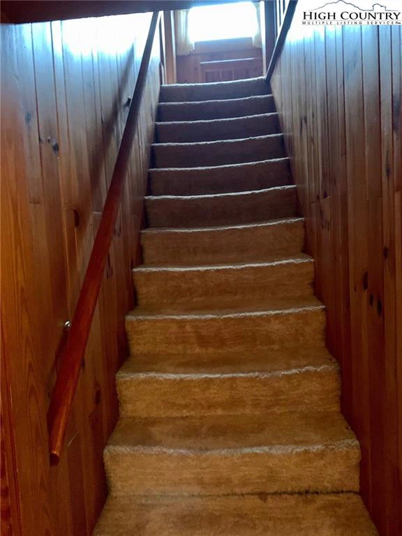 Image number 4 for the current listing