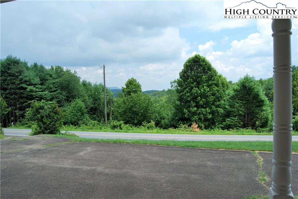 Image number 4 for the current listing