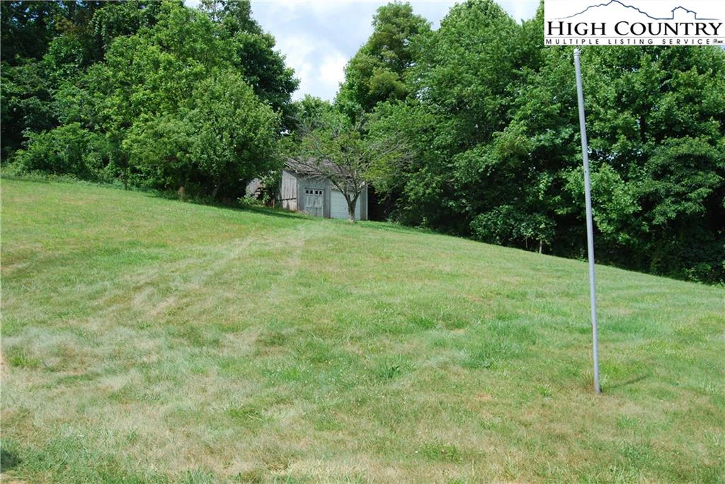 Image number 13 for the current listing