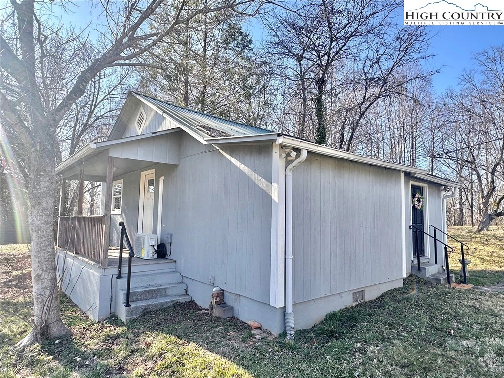 Image number 3 for the current listing