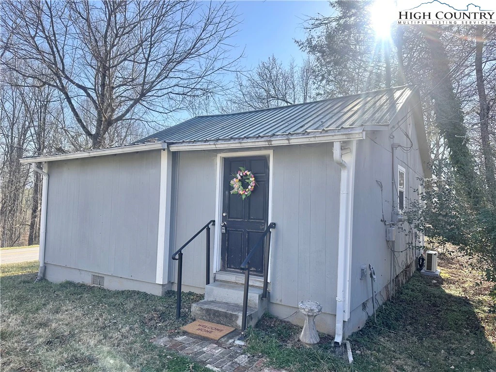 Image number 4 for the current listing