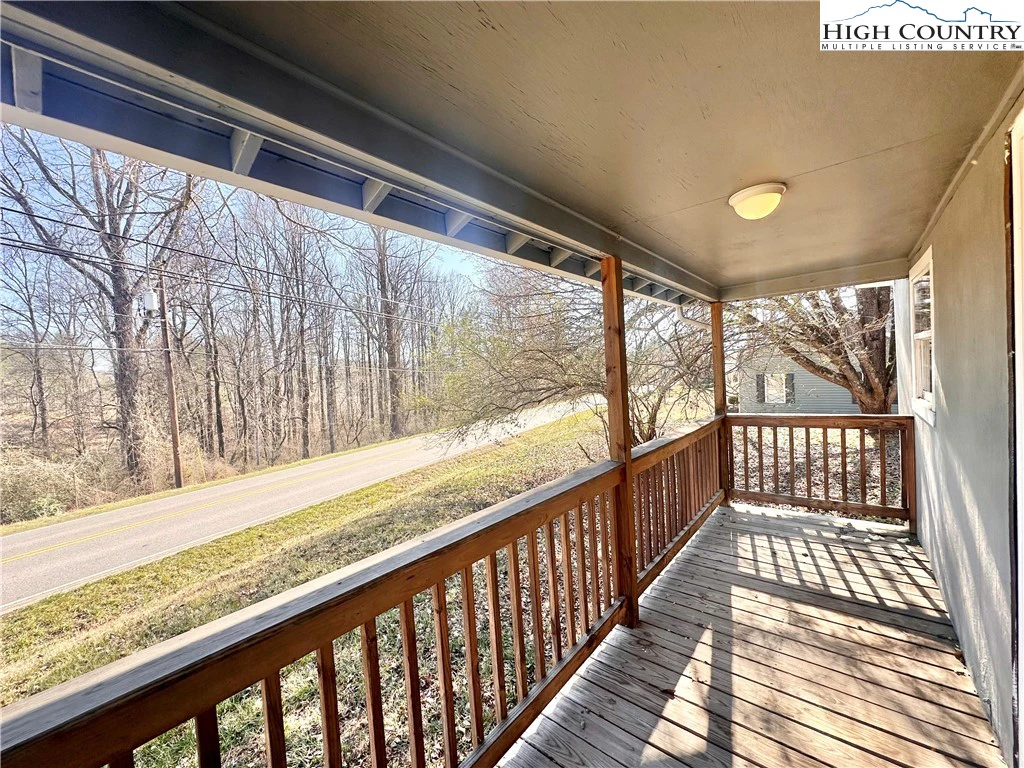 Image number 5 for the current listing