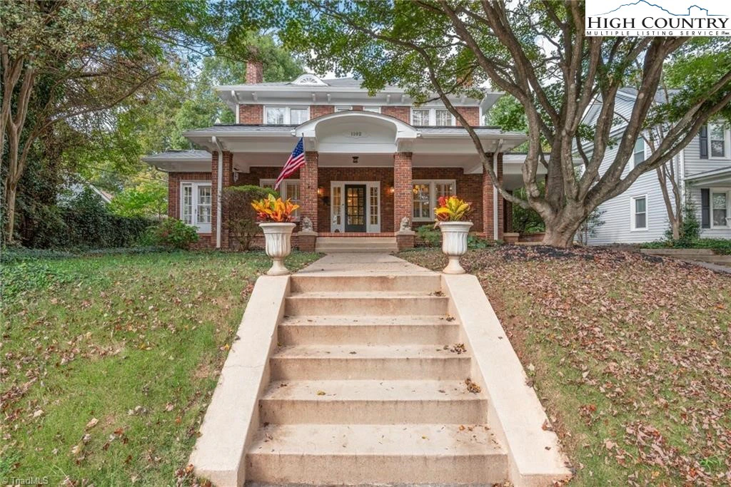 Image number 1 for the current listing