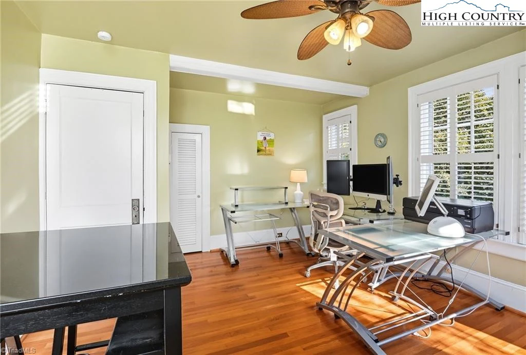 Image number 12 for the current listing