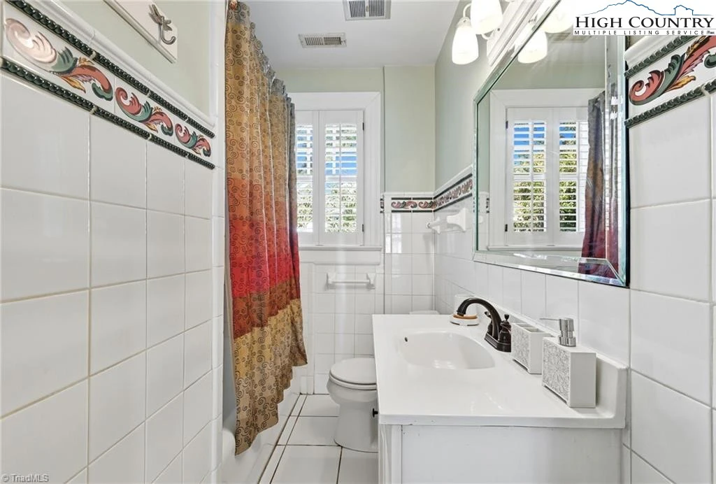 Image number 8 for the current listing