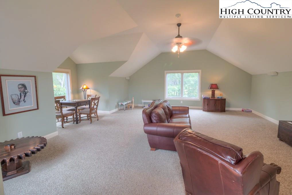 Image number 7 for the current listing