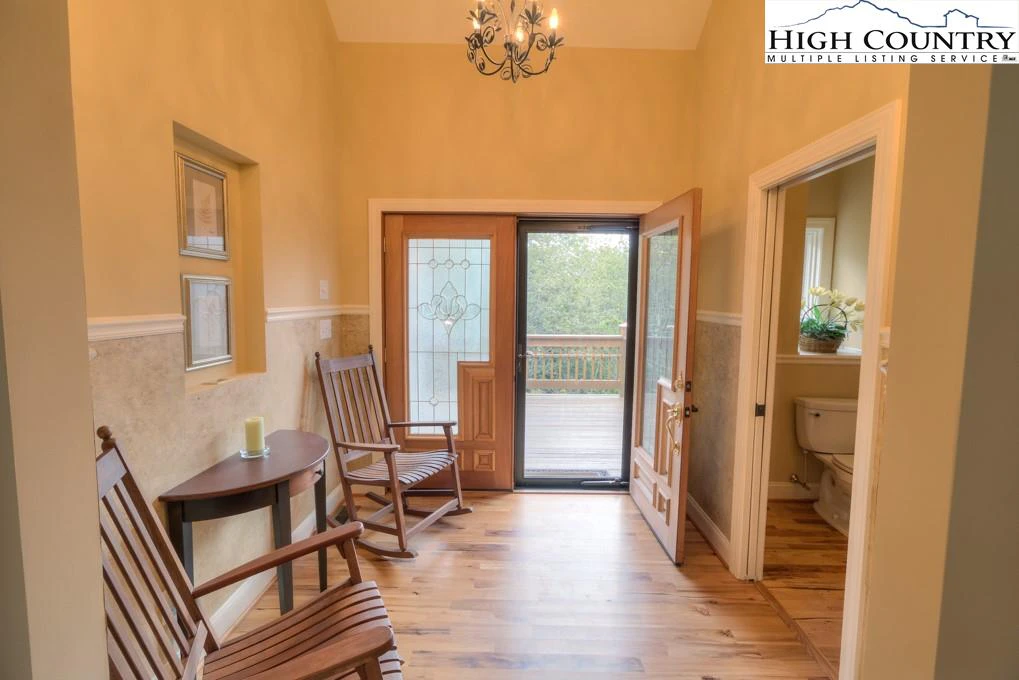 Image number 6 for the current listing