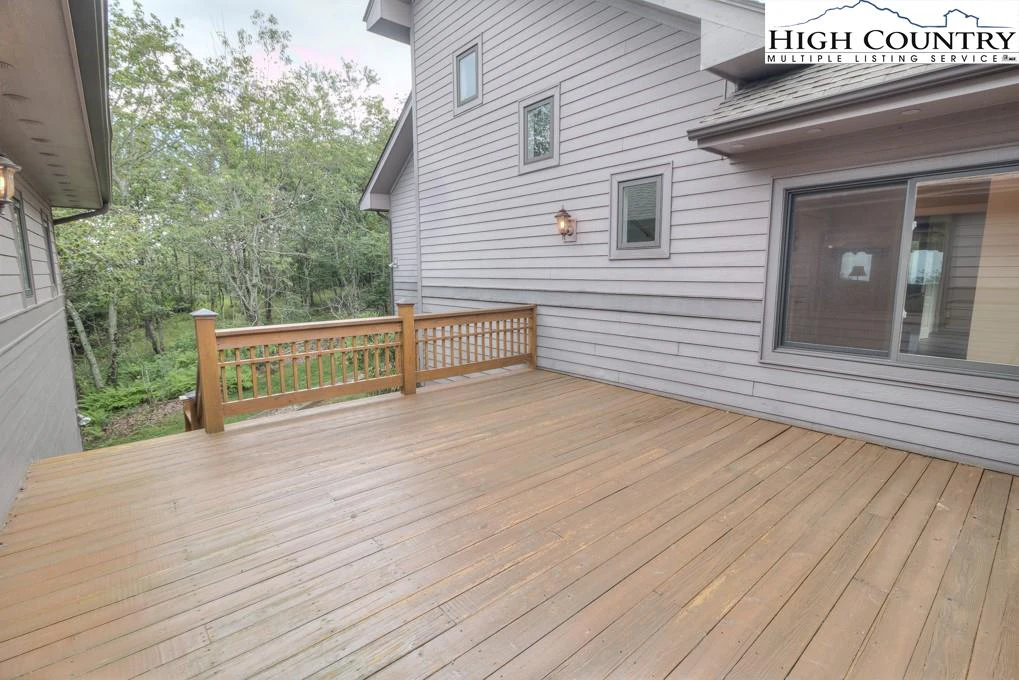 Image number 3 for the current listing