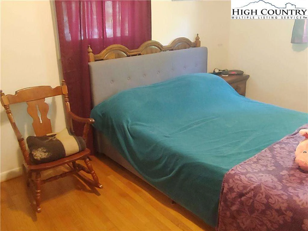 Image number 6 for the current listing
