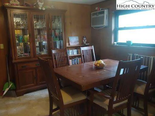 Image number 20 for the current listing