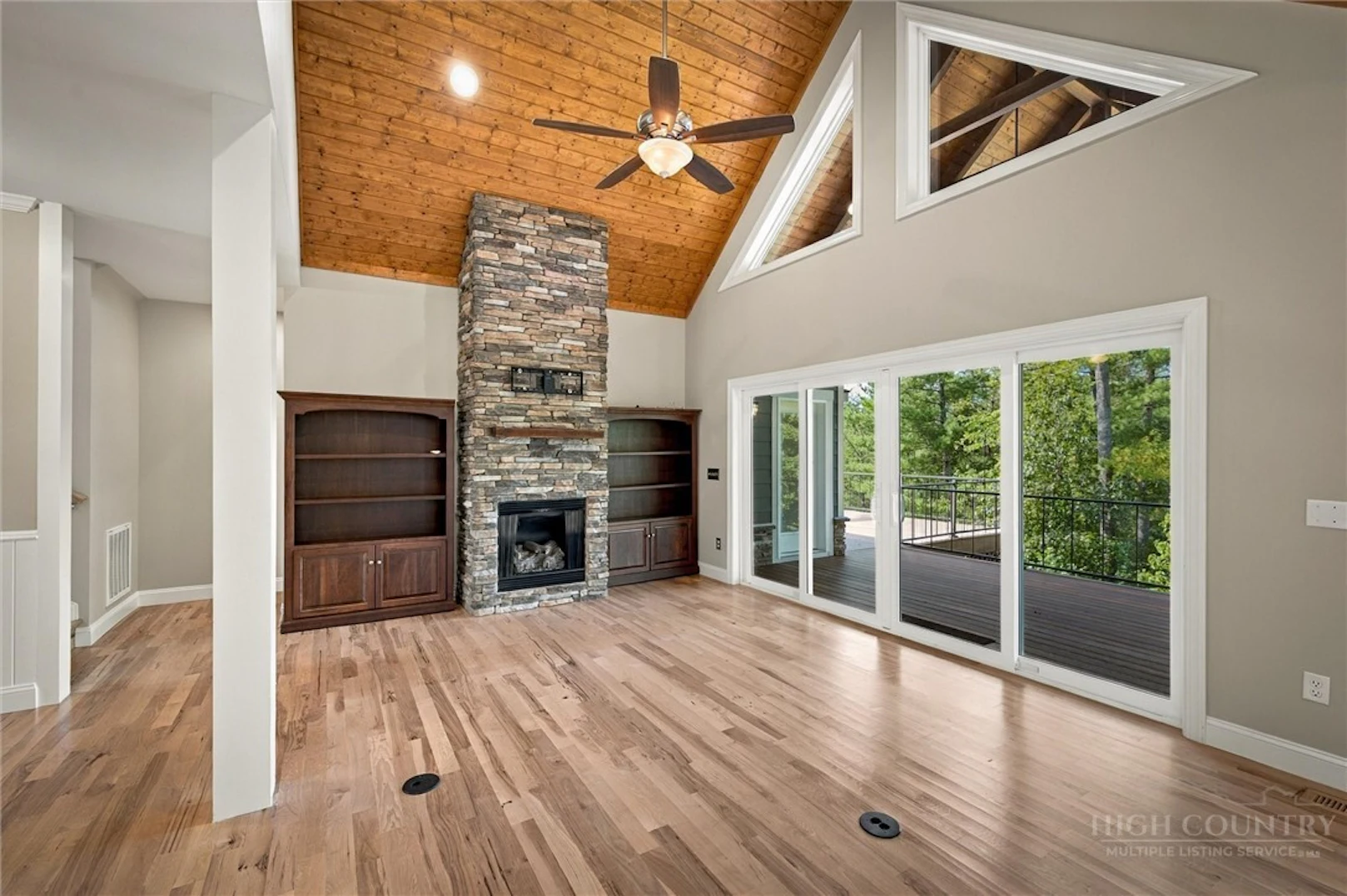 Image number 15 for the current listing