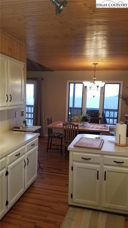 Image number 9 for the current listing