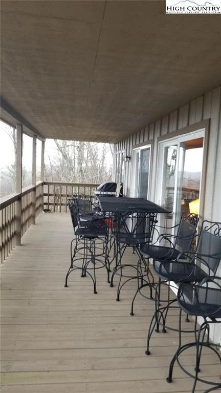 Image number 4 for the current listing