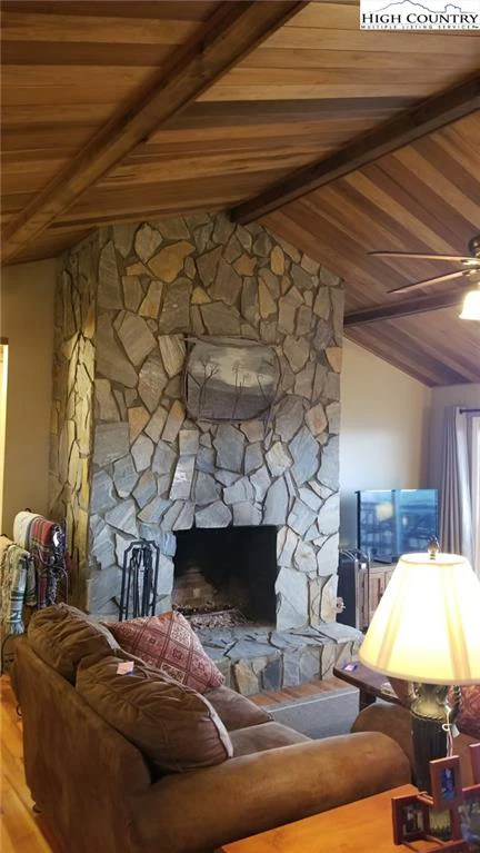 Image number 12 for the current listing