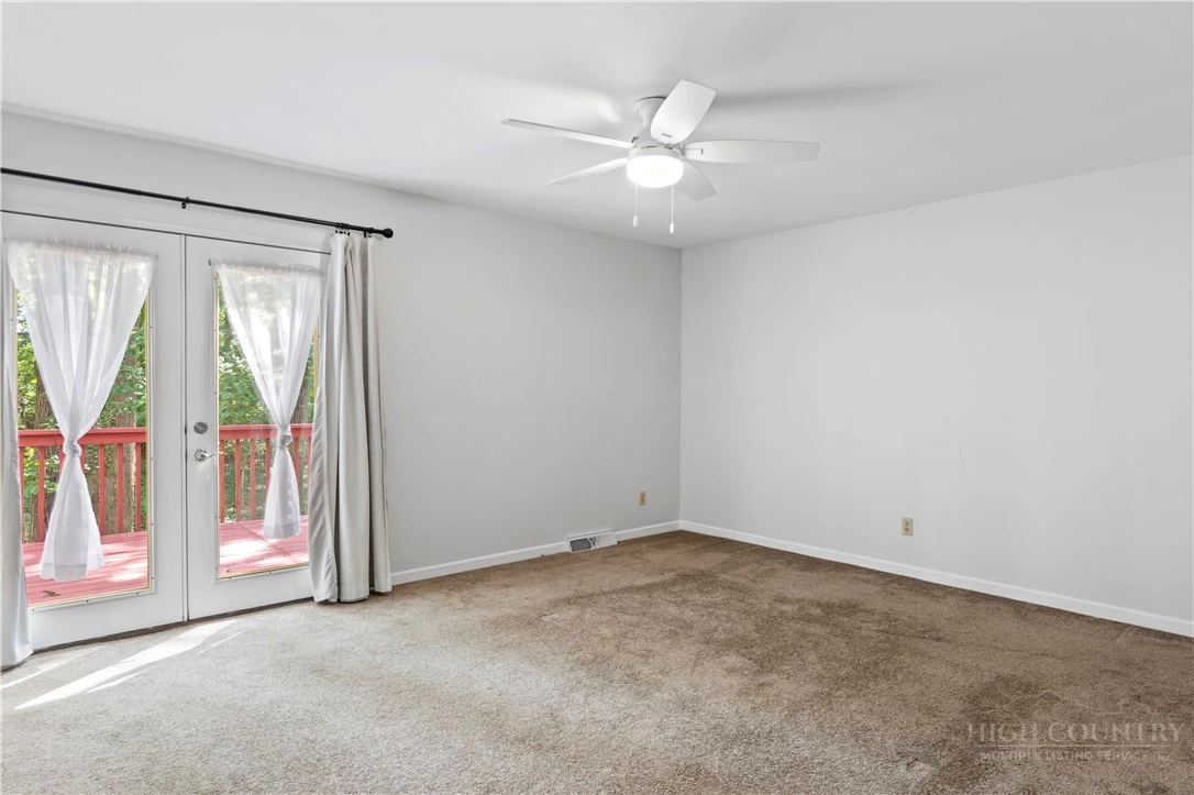 Image number 16 for the current listing