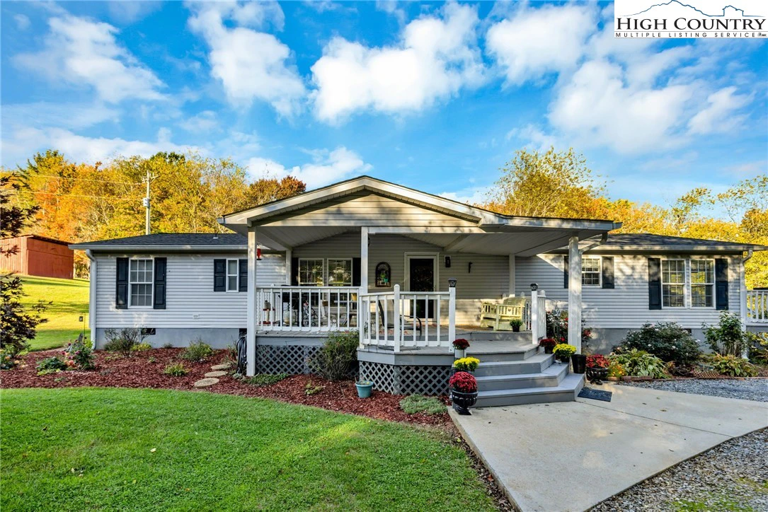 Image number 1 for the current listing