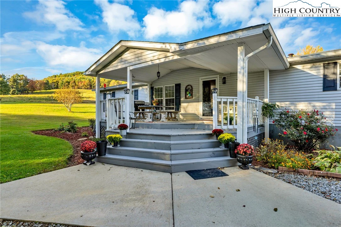 Image number 18 for the current listing