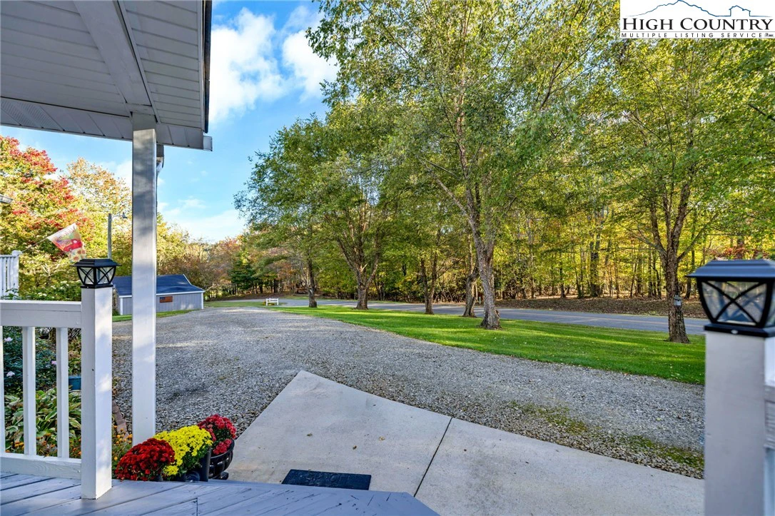 Image number 14 for the current listing