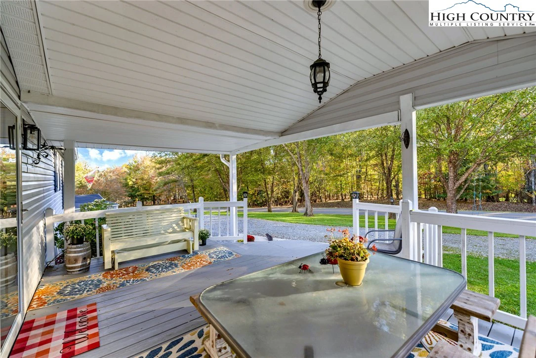 Image number 15 for the current listing