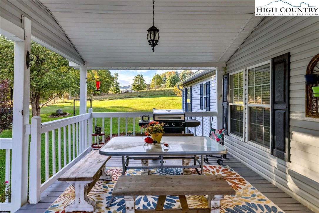 Image number 16 for the current listing