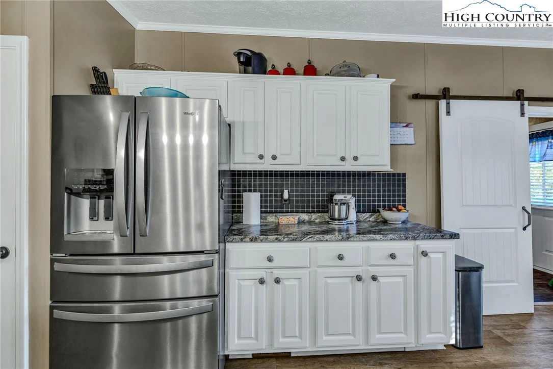 Image number 7 for the current listing