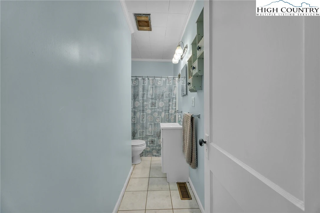 Image number 10 for the current listing