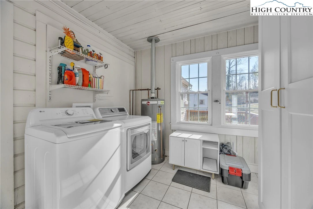 Image number 2 for the current listing